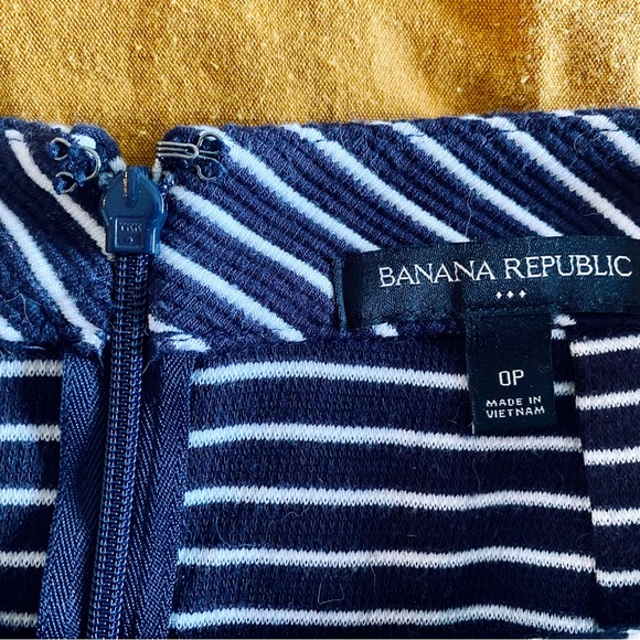 Banana Republic Striped Knit Pencil Skirt - size 0P - Picture 6 of 9